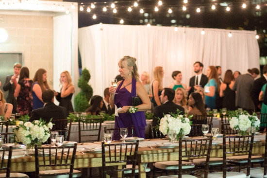 glamorous-white-and-gray-wedding