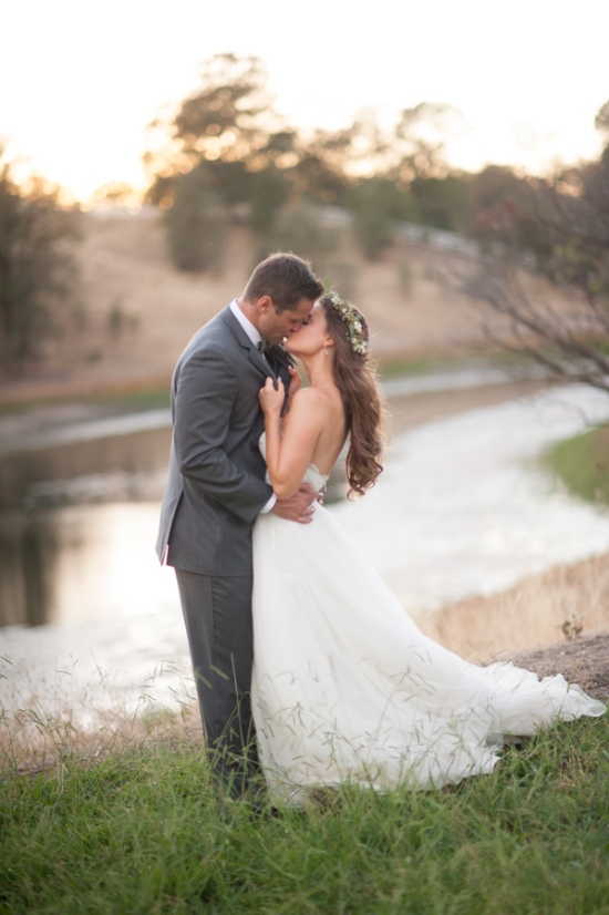 natural-green-and-grey-wedding-in