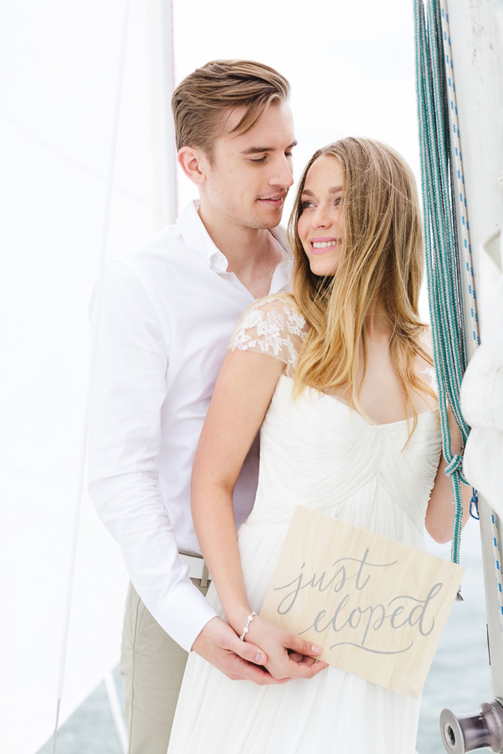 Sailboat-Elopement-Shoot-Lisa-Renault-Photographie