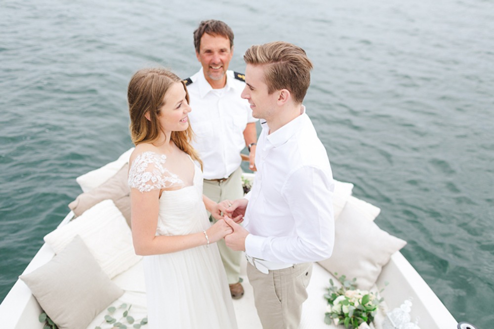 Sailboat-Elopement-Shoot-Lisa-Renault-Photographie