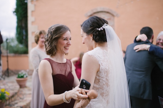 shades-of-red-rustic-wedding