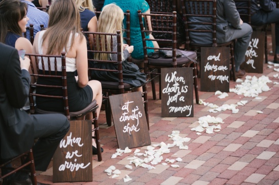shades-of-red-rustic-wedding