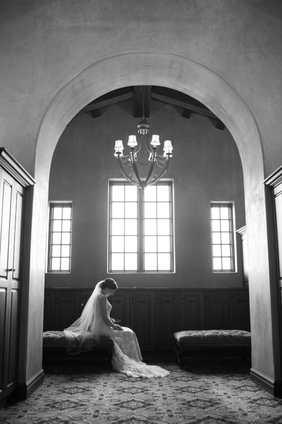 shades-of-red-rustic-wedding