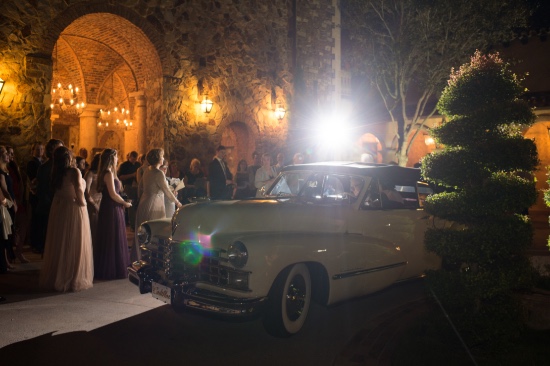 shades-of-red-rustic-wedding