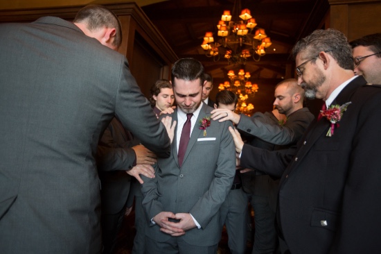 shades-of-red-rustic-wedding