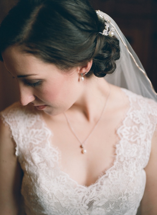 shades-of-red-rustic-wedding
