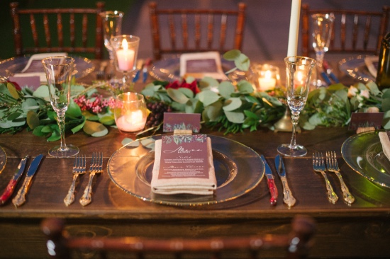 shades-of-red-rustic-wedding
