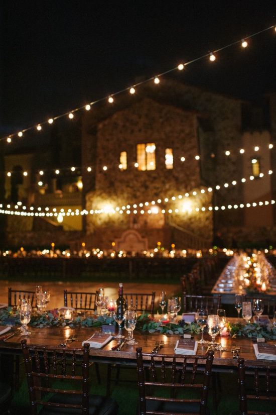 shades-of-red-rustic-wedding