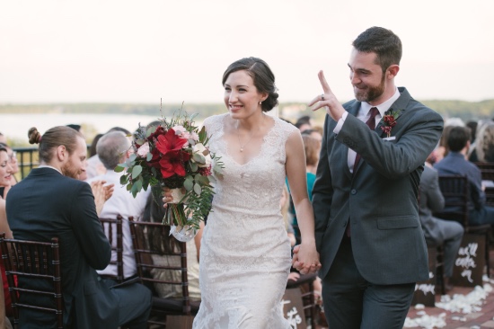 shades-of-red-rustic-wedding