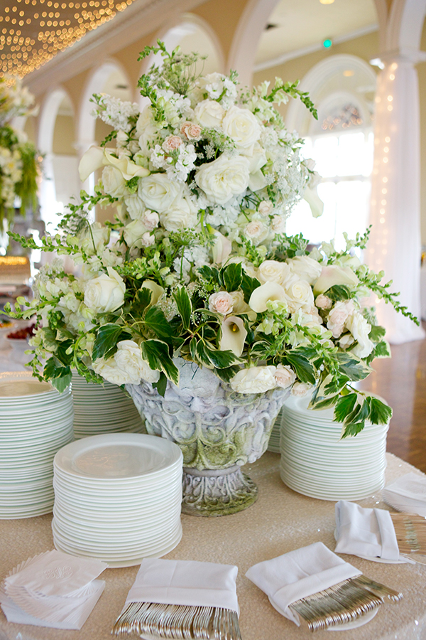 southern-white-and-green-wedding