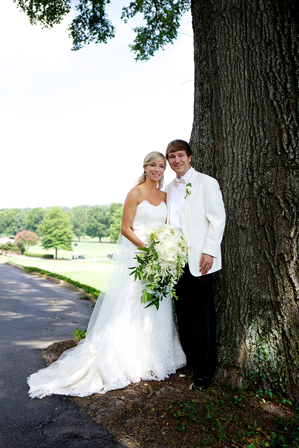 southern-white-and-green-wedding