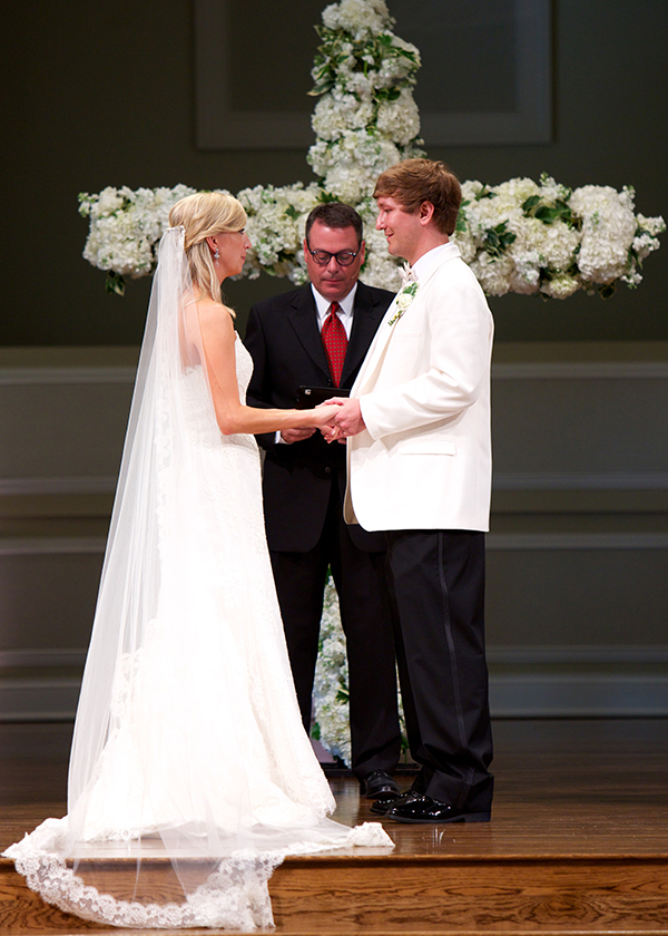 southern-white-and-green-wedding