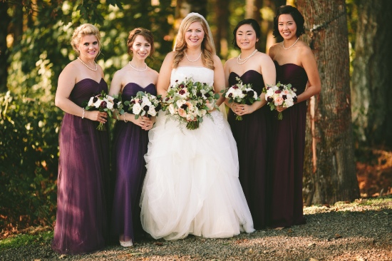 burgundy-and-plum-vineyard-wedding