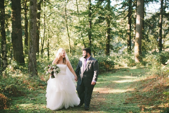 burgundy-and-plum-vineyard-wedding