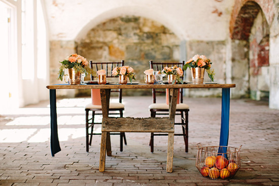 sweetheart table with modern rustic indie style