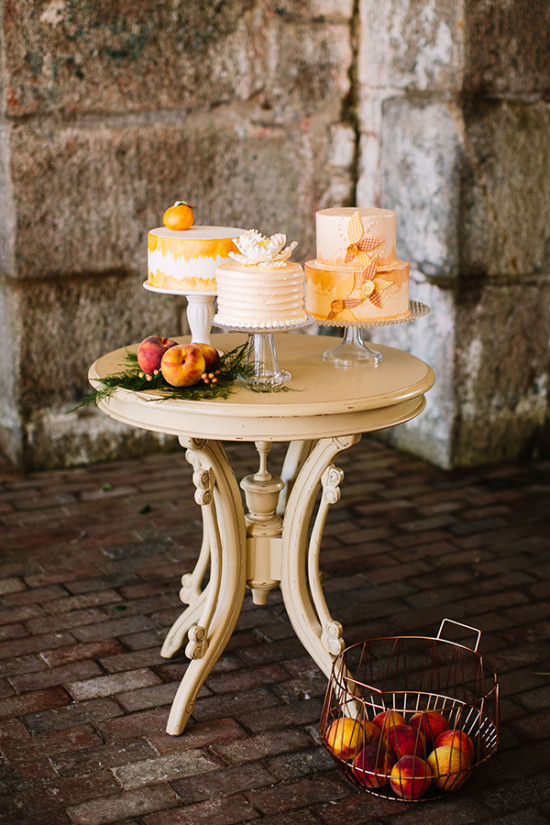 copper and peach cake table