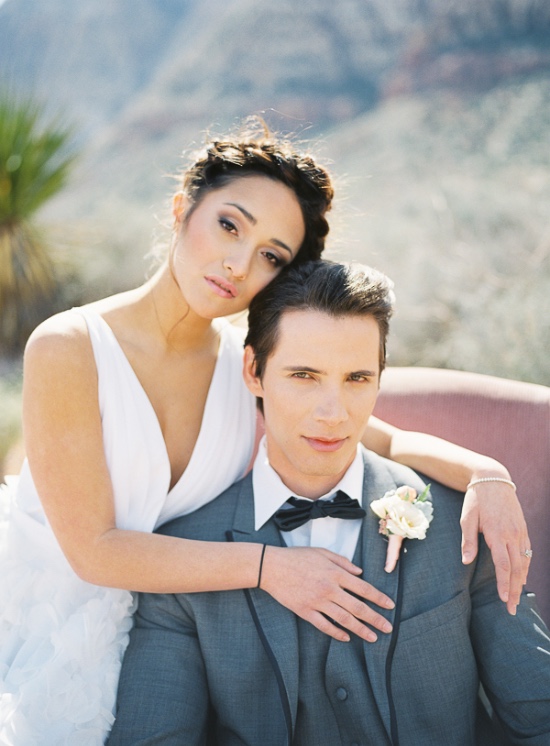 elegant-outdoor-wedding-at-red-rocks