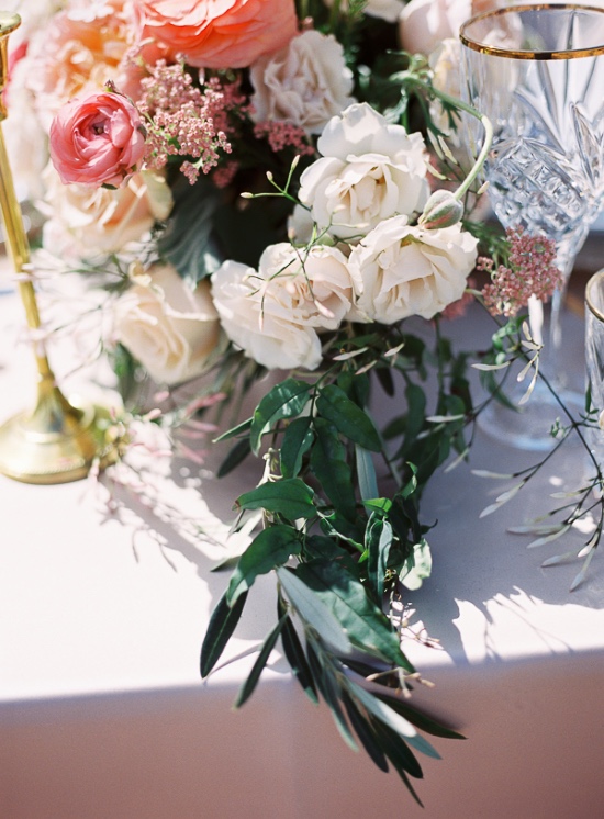 elegant-outdoor-wedding-at-red-rocks