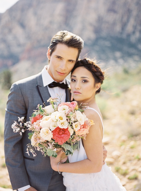 elegant-outdoor-wedding-at-red-rocks
