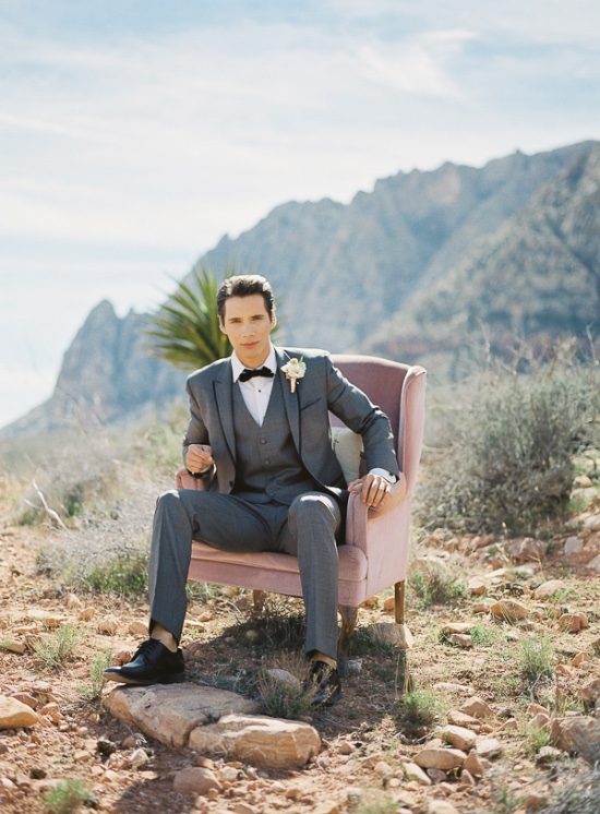 elegant-outdoor-wedding-at-red-rocks