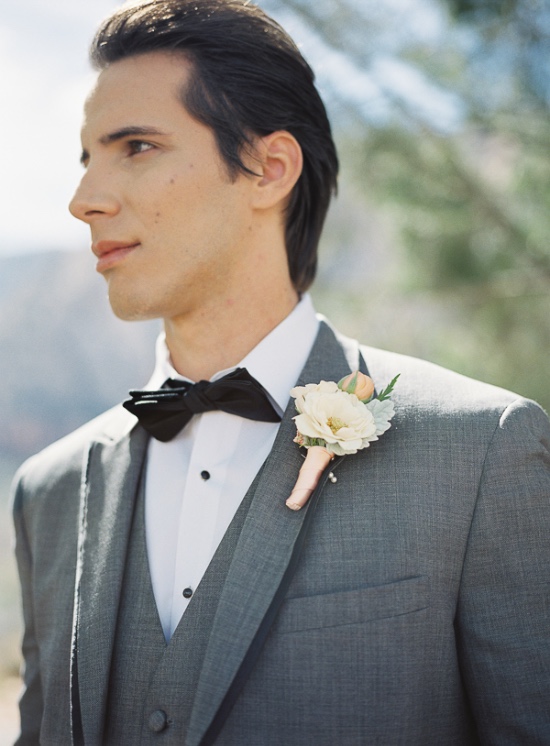 elegant-outdoor-wedding-at-red-rocks