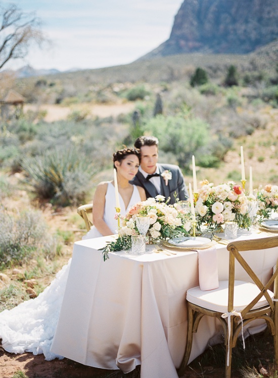 elegant-outdoor-wedding-at-red-rocks