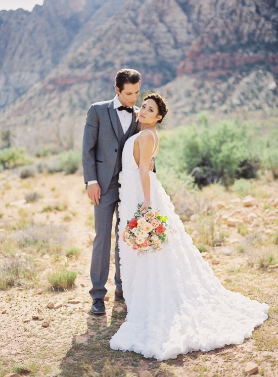 elegant-outdoor-wedding-at-red-rocks