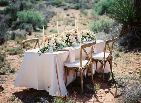 elegant-outdoor-wedding-at-red-rocks