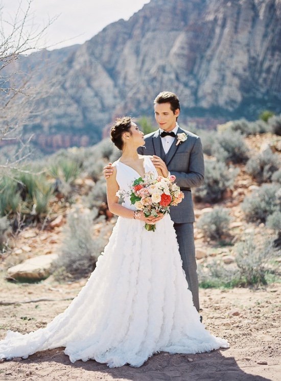 elegant-outdoor-wedding-at-red-rocks