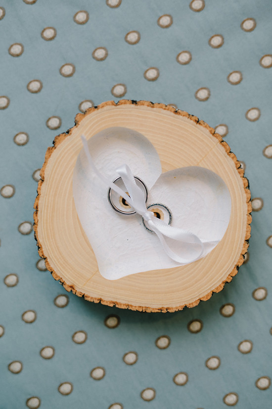 wood cut ring holder