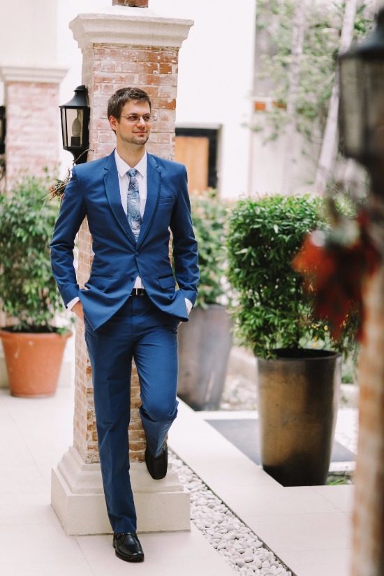 royal-blue-beach-wedding