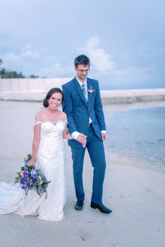 royal-blue-beach-wedding