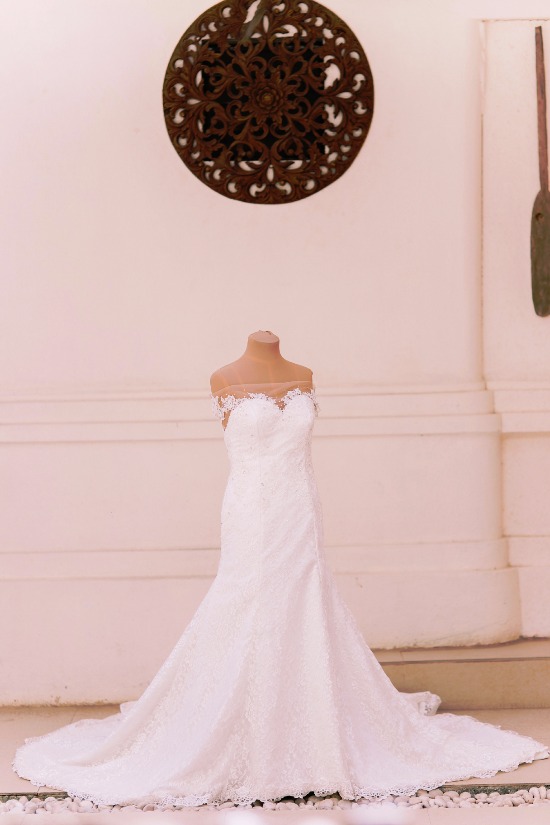 royal-blue-beach-wedding