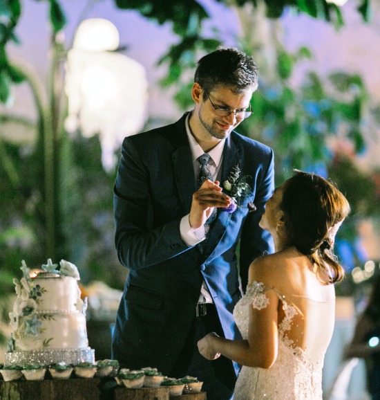 royal-blue-beach-wedding