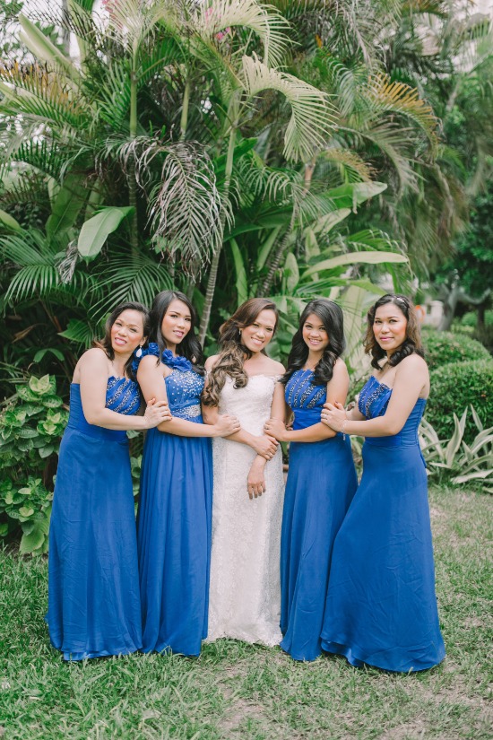 royal-blue-beach-wedding