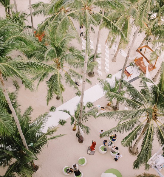 royal-blue-beach-wedding