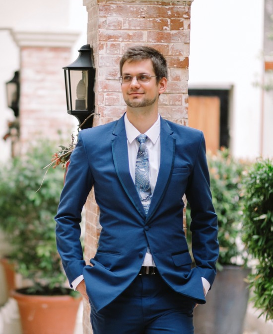 royal-blue-beach-wedding