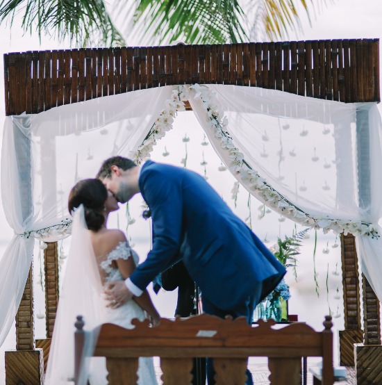 royal-blue-beach-wedding