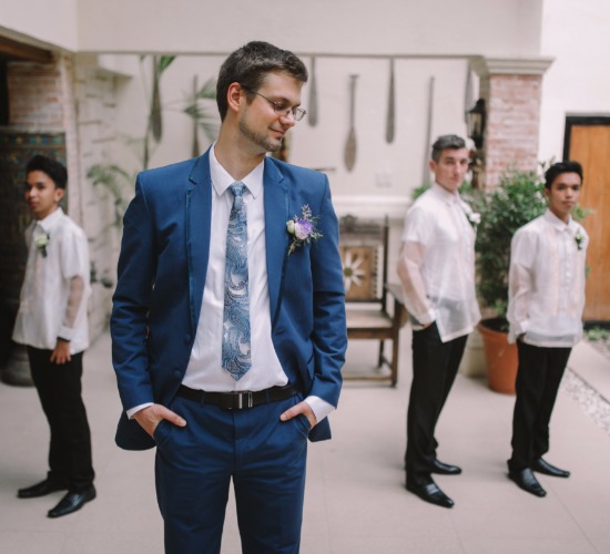 royal-blue-beach-wedding