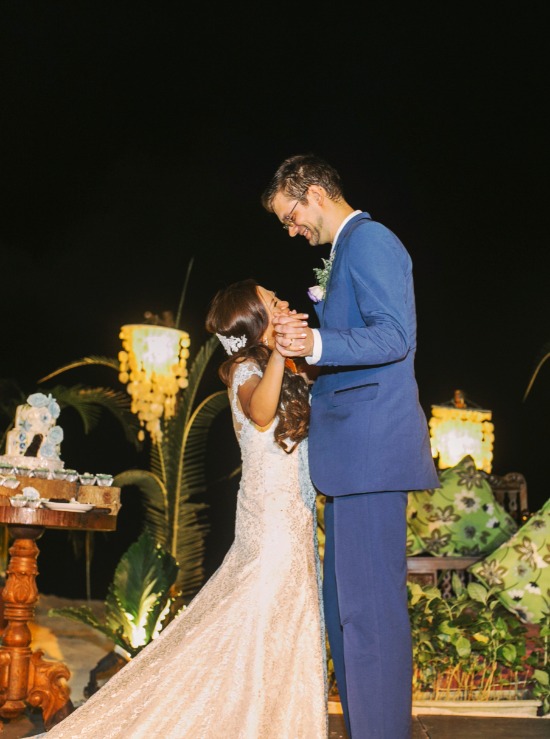 royal-blue-beach-wedding