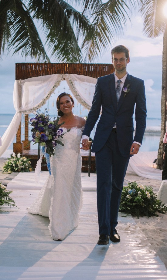 royal-blue-beach-wedding