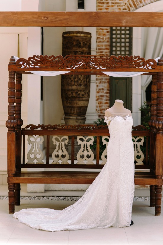 royal-blue-beach-wedding