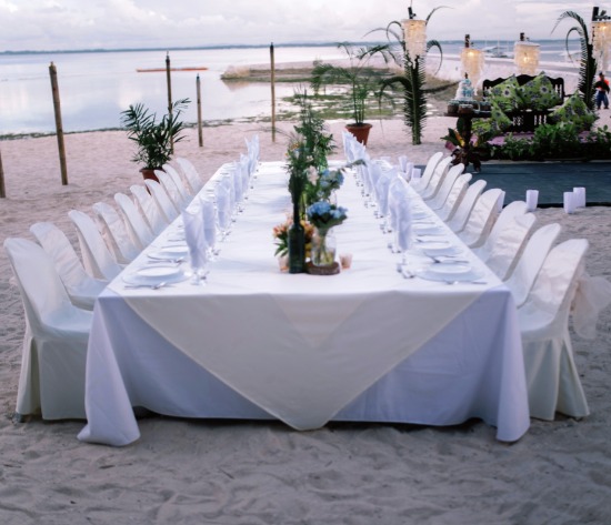 royal-blue-beach-wedding