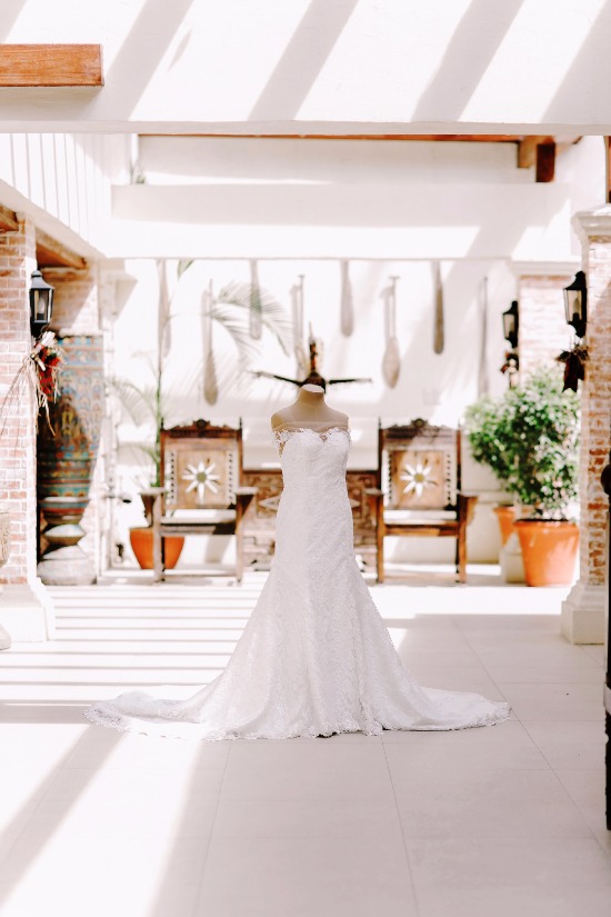 royal-blue-beach-wedding