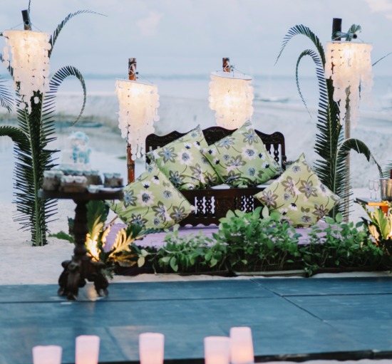 royal-blue-beach-wedding