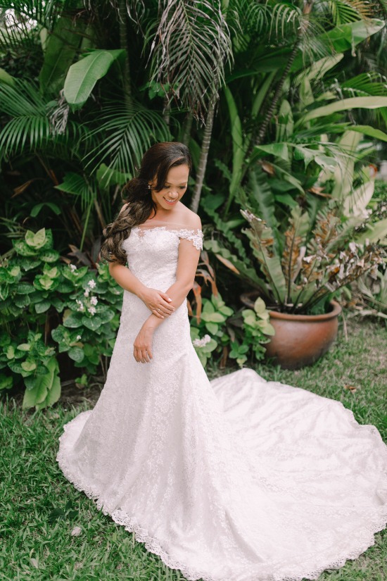 royal-blue-beach-wedding