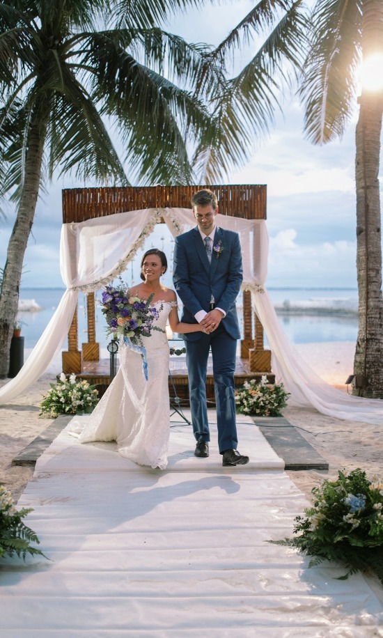 royal-blue-beach-wedding