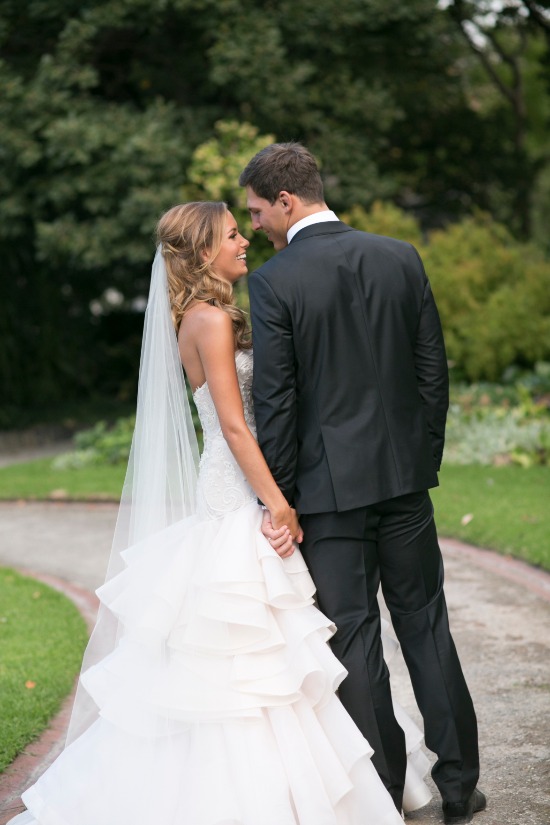 timeless-wedding-with-a-hint-of-glamor