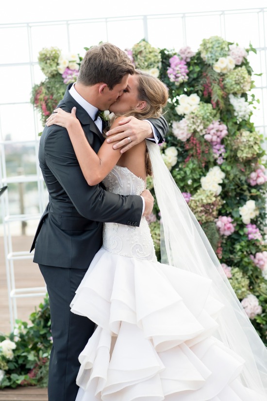 timeless-wedding-with-a-hint-of-glamor