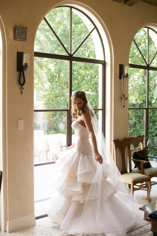 timeless-wedding-with-a-hint-of-glamor
